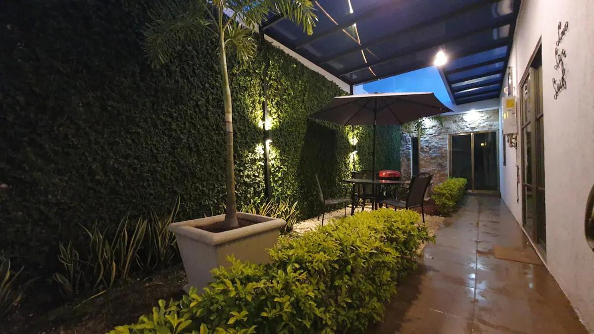 Villa Casa Hector, Con Jacuzzi, Cerca Del Foro Gnp. Mérida Exterior foto