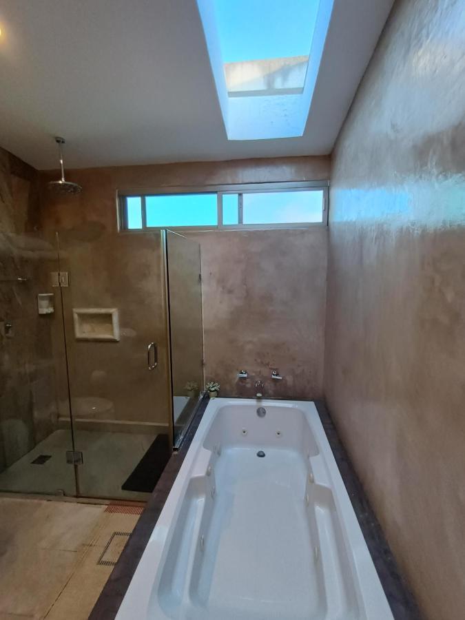 Villa Casa Hector, Con Jacuzzi, Cerca Del Foro Gnp. Mérida Exterior foto
